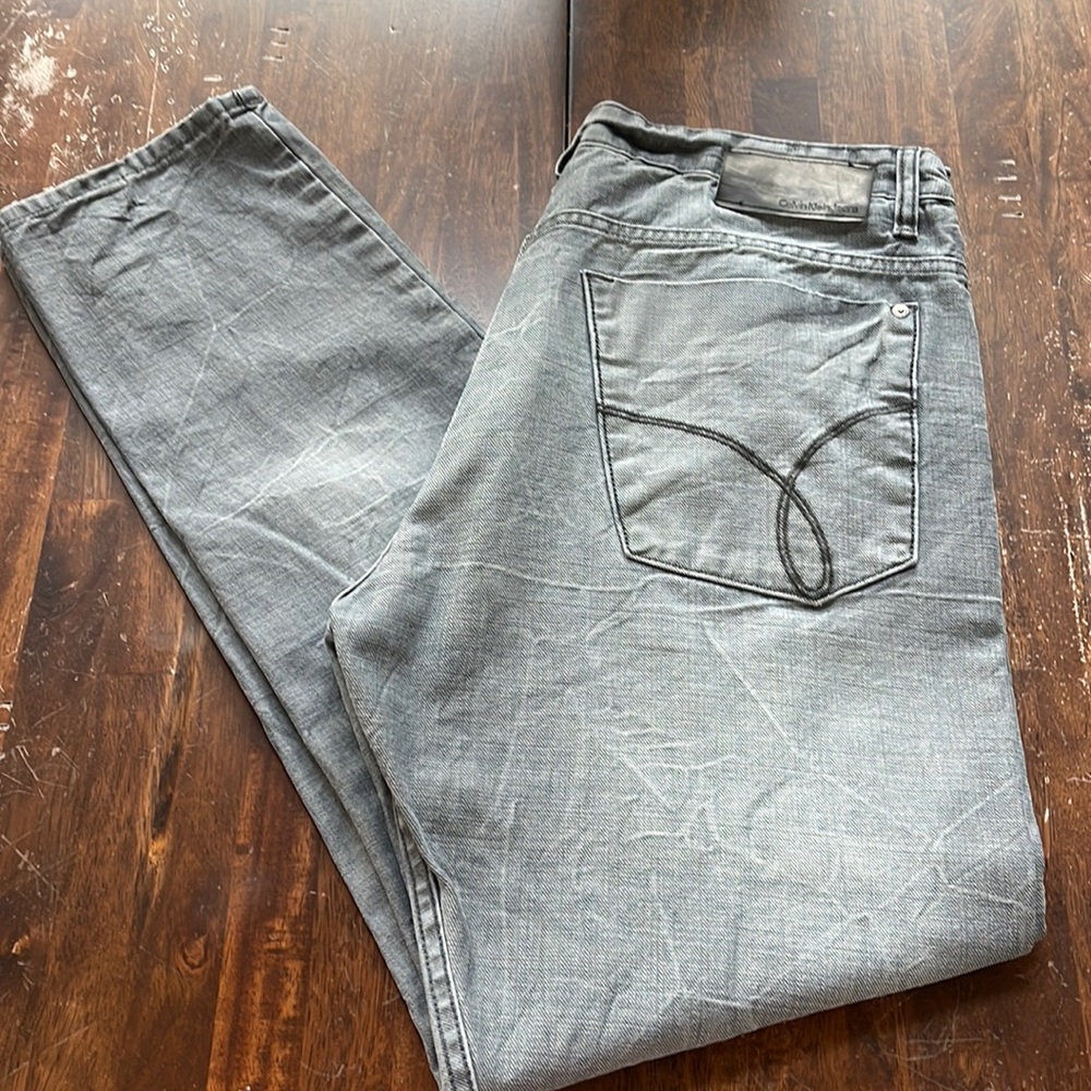 Calvin Klein Men's Slim Taper Fit Slim Jeans Light Grey Sz 34x32